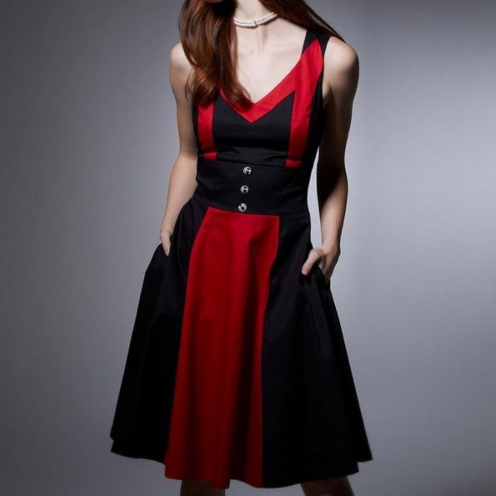Her Universe Marvel WandaVision Scarlet Witch Dress Her‎ Universe Exclusive MCU
